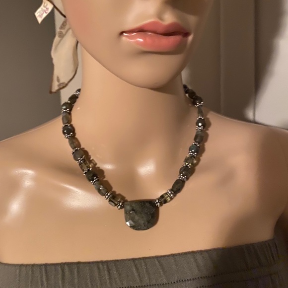 Jewelry - LABRADORITE NECKLACE with EARRINGS